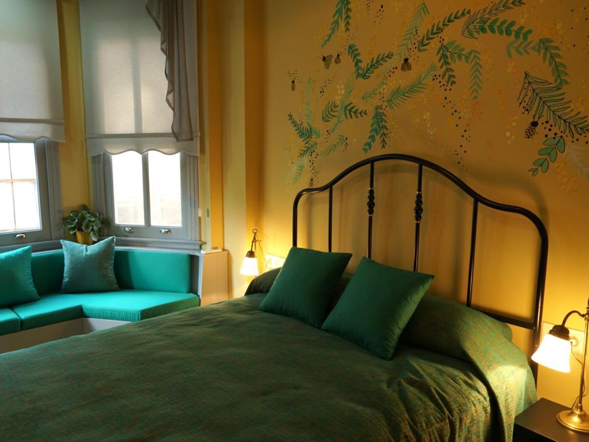 Tilas - Rooms In 19Th Century Wooden Townhouse,Kadikoy Istanbul Exteriör bild