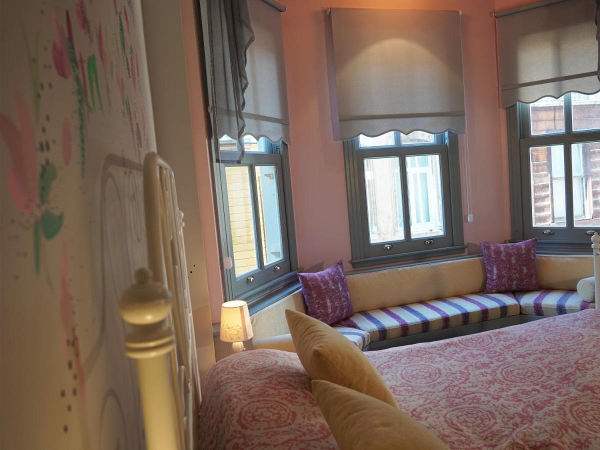 Tilas - Rooms In 19Th Century Wooden Townhouse,Kadikoy Istanbul Exteriör bild