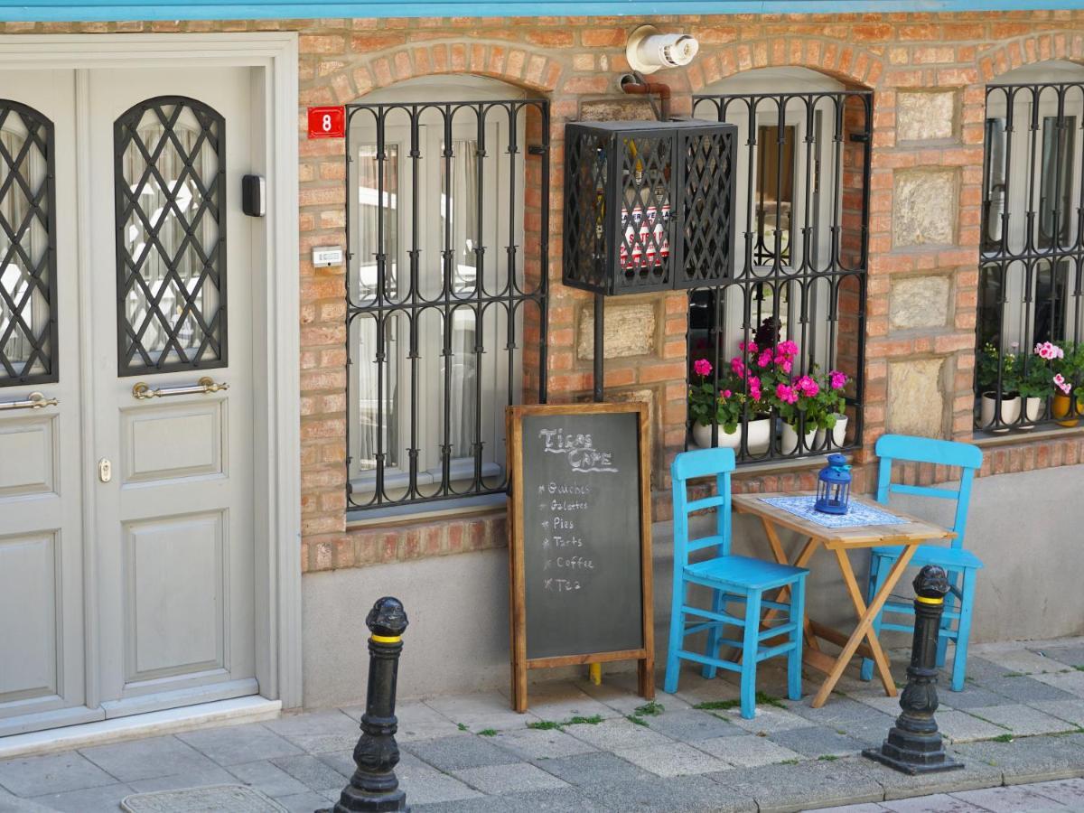 Tilas - Rooms In 19Th Century Wooden Townhouse,Kadikoy Istanbul Exteriör bild