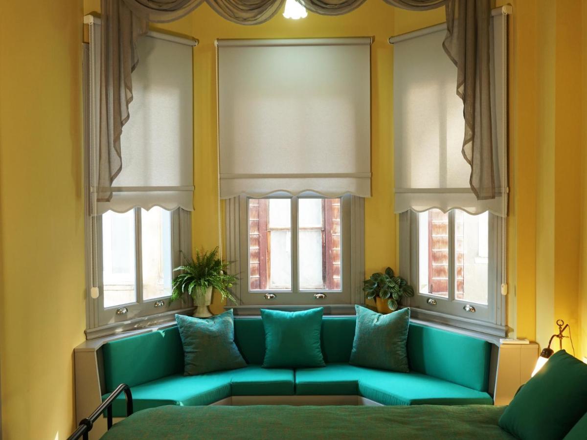 Tilas - Rooms In 19Th Century Wooden Townhouse,Kadikoy Istanbul Exteriör bild