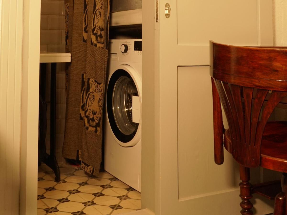 Tilas - Rooms In 19Th Century Wooden Townhouse,Kadikoy Istanbul Exteriör bild