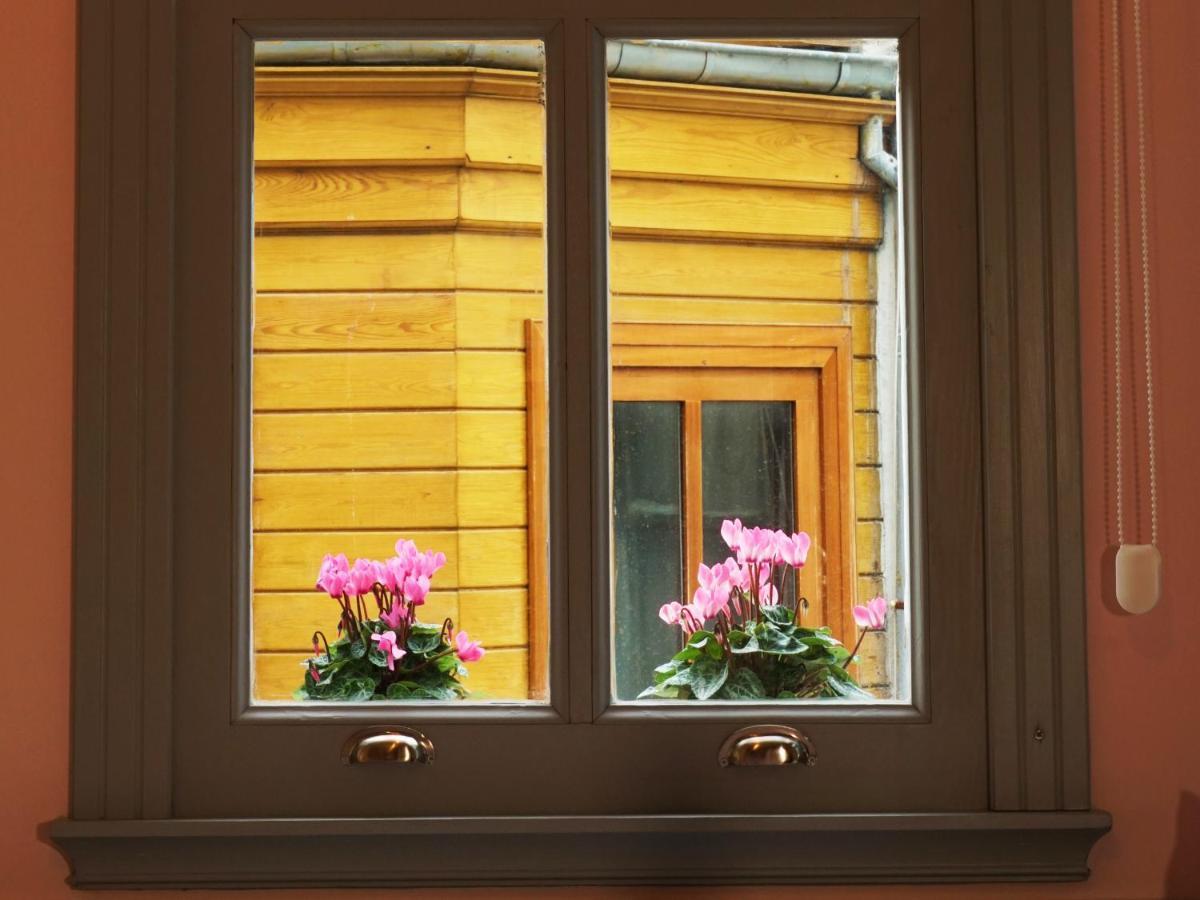 Tilas - Rooms In 19Th Century Wooden Townhouse,Kadikoy Istanbul Exteriör bild